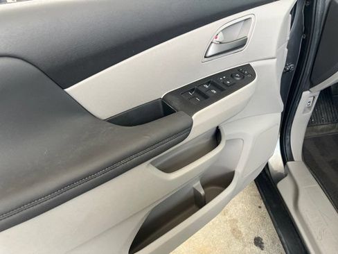 Used 2012 Honda Odyssey LX image 15
