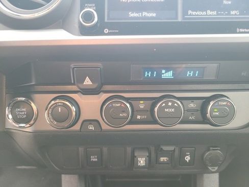 Used 2023 Toyota Tacoma TRD Off-Road image 29