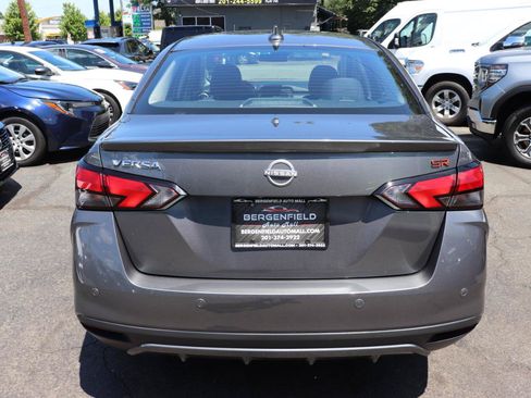 Used 2024 Nissan Versa SR FWD image 4