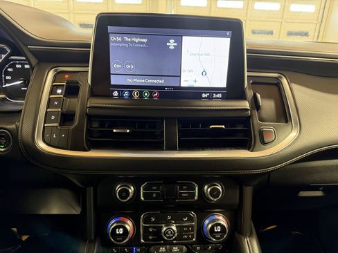 Used 2021 GMC Yukon XL AT4 w/ AT4 Premium Plus Package AWD/4WD image 18