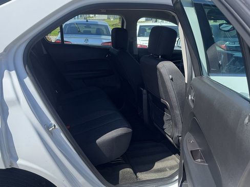 Used 2017 Chevrolet Equinox LS FWD image 25
