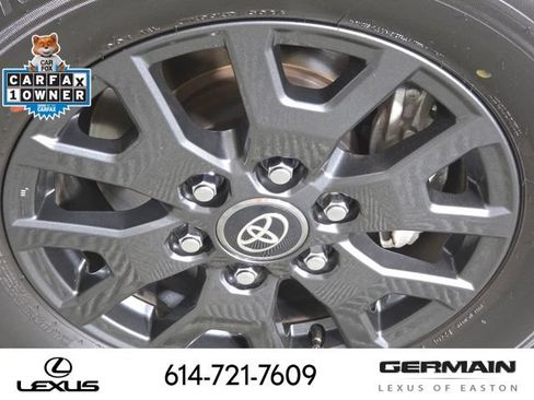 Used 2025 Toyota 4Runner SR5 AWD/4WD image 12