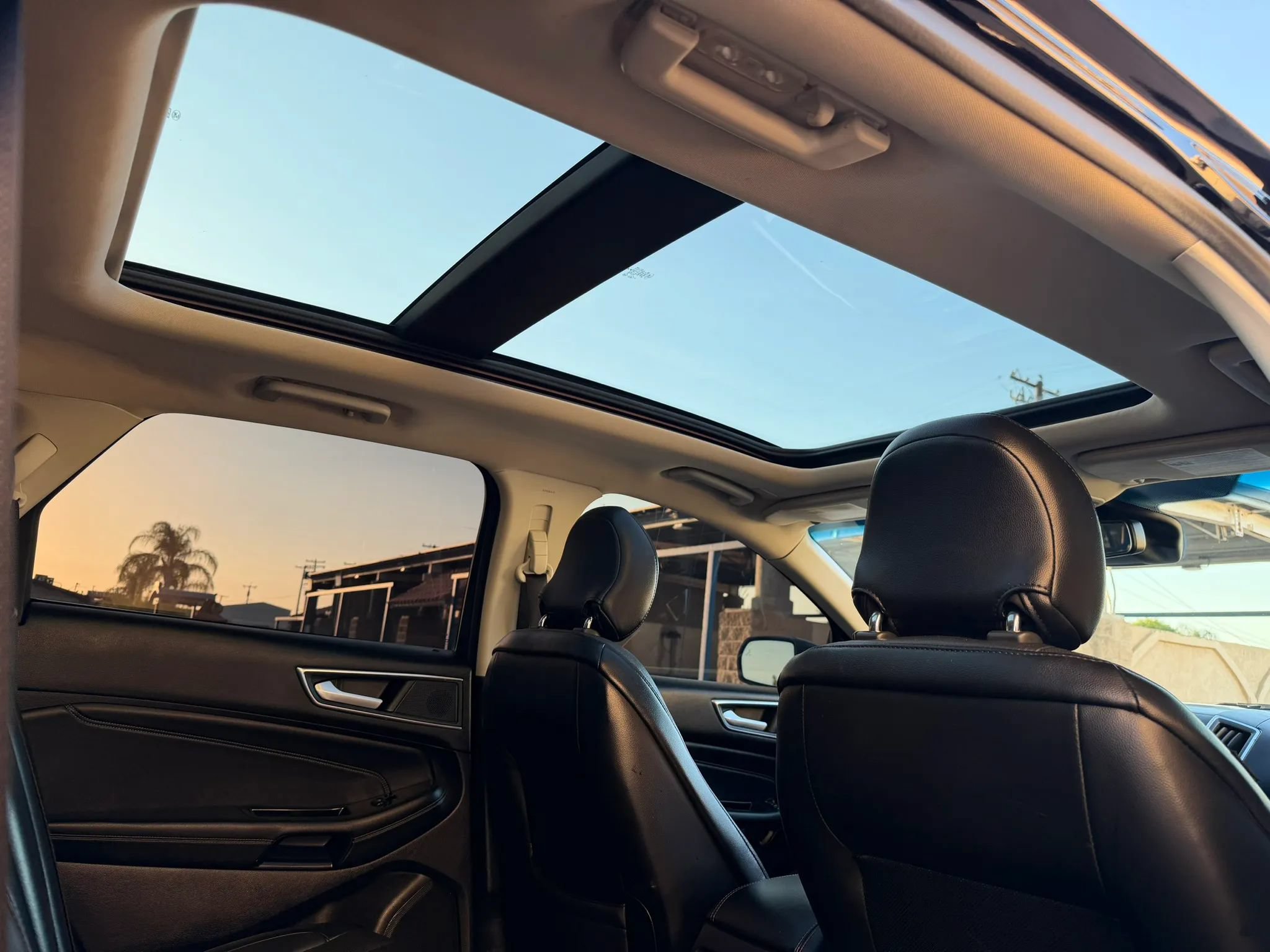 Used 2019 Ford Edge Titanium w/ Equipment Group 301A FWD image 6