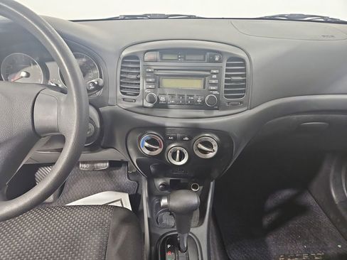 Used 2007 Hyundai Accent GS image 17