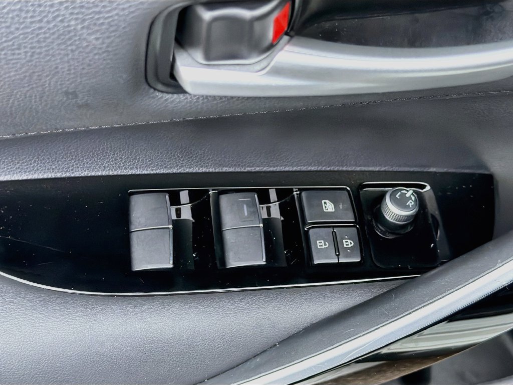 Used 2020 Toyota Corolla XSE FWD image 20