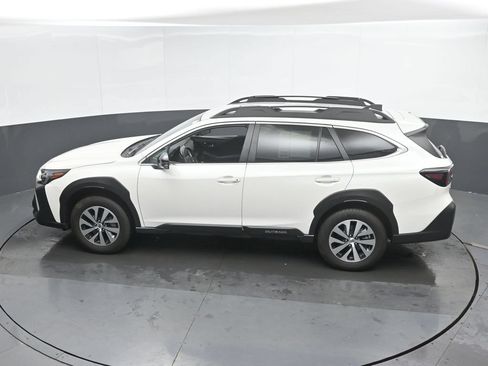 Used 2025 Subaru Outback Premium AWD/4WD image 37