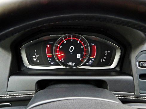 Used 2015 Volvo XC60 T6 Platinum w/ Inscription Package image 16