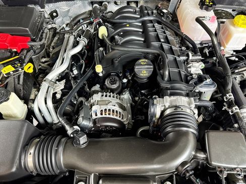 Used 2025 Jeep Gladiator Sport image 27