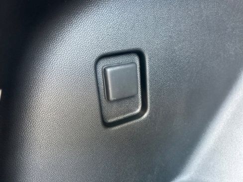 New 2025 Chevrolet Equinox EV RS w/ LPO, Illumination Package image 21