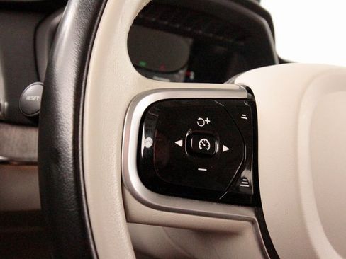 Used 2023 Volvo XC90 T8 Plus w/ Protection Package Premier image 39