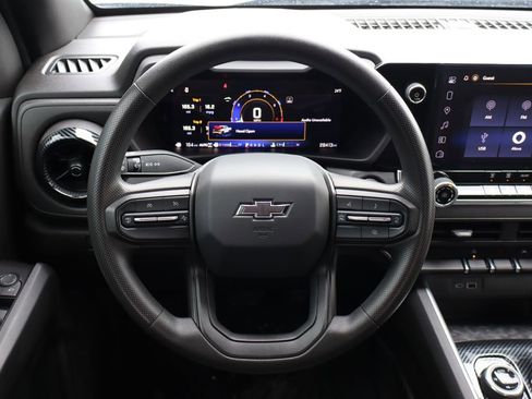 Used 2024 Chevrolet Colorado Trail Boss w/ Technology Package image 18