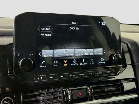 Used 2022 Nissan Pathfinder SL FWD image 16