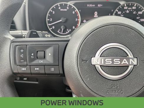 Used 2024 Nissan Rogue SV AWD/4WD image 18
