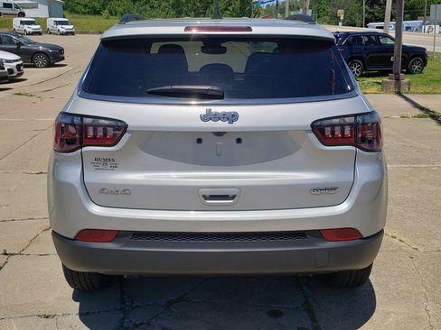 Used 2024 Jeep Compass Latitude AWD/4WD image 4
