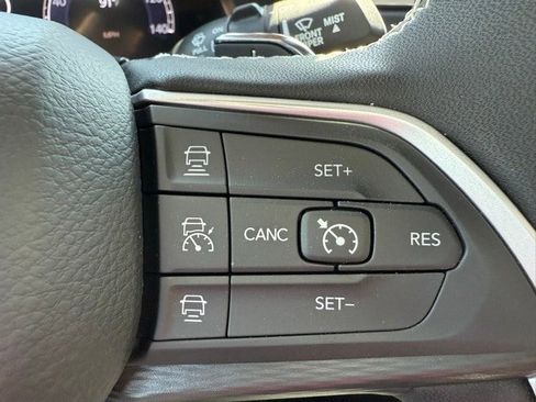 New 2025 Jeep Grand Cherokee Laredo X w/ Luxury Tech Group I image 16