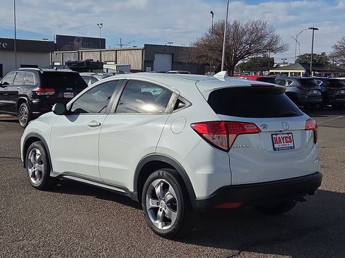 Used 2018 Honda HR-V LX image 3