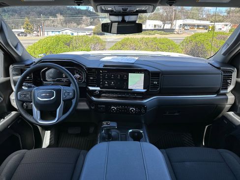 New 2025 GMC Sierra 1500 Elevation w/ Preferred Package image 18