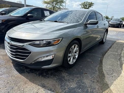 Used 2023 Chevrolet Malibu LT FWD image 2