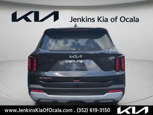 New 2026 Kia Sorento LX FWD image 5