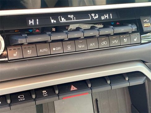 Used 2025 Toyota Sequoia Platinum image 28