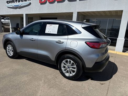 Used 2022 Ford Escape SE w/ Cold Weather Package AWD/4WD image 3