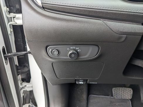 Used 2025 Buick Encore GX Preferred FWD image 31