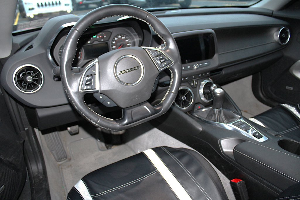 Used 2023 Chevrolet Camaro LT w/ Technology Package RWD image 2