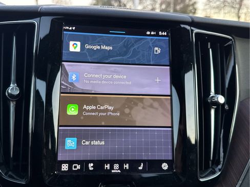 Certified 2023 Volvo XC60 B5 Plus w/ Climate Package image 29