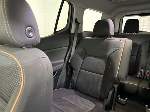 Used 2023 GMC Acadia AT4 image 12