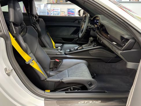 Used 2025 Porsche 911 GT3 RS RWD image 28