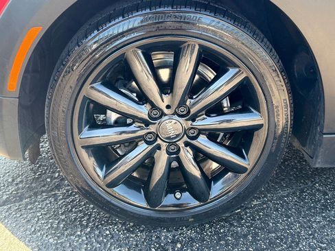 Used 2021 MINI Cooper 4-Door Hardtop image 11