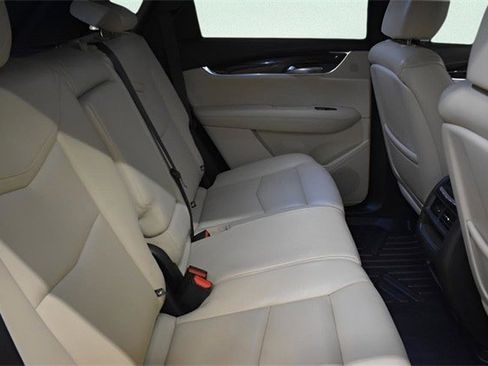Used 2018 Cadillac XT5 Premium Luxury image 12