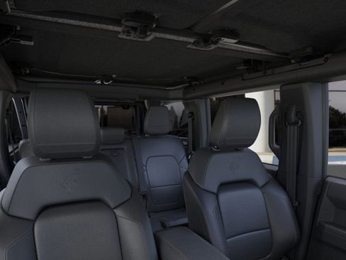 New 2025 Ford Bronco Badlands image 12