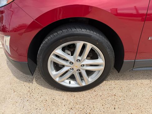 Used 2018 Chevrolet Equinox Premier AWD/4WD image 19