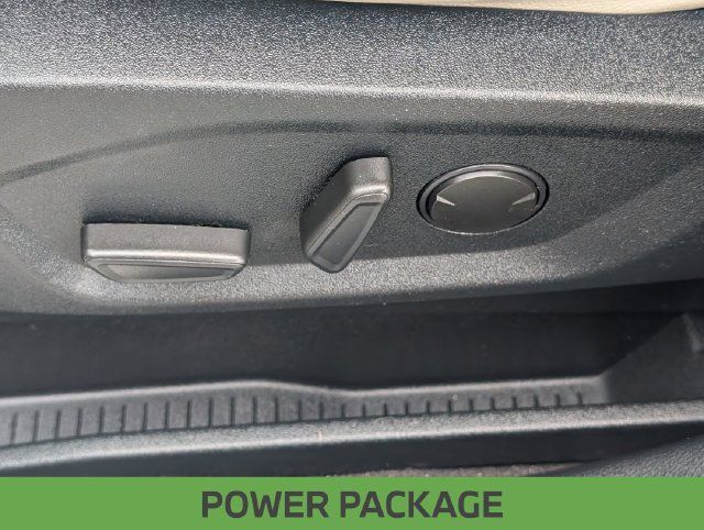 Used 2020 Ford Edge Titanium w/ Equipment Group 301A AWD/4WD image 18