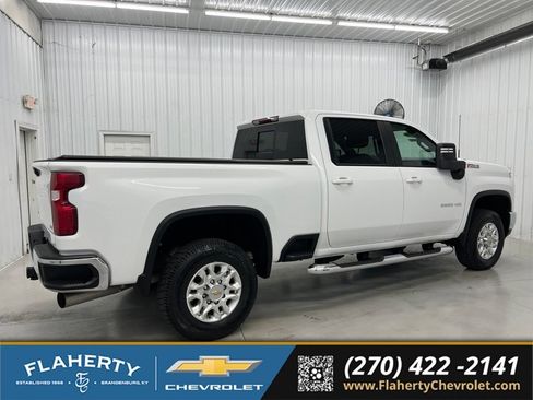 Used 2025 Chevrolet Silverado 2500 LT AWD/4WD image 2