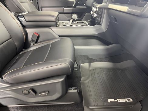 Used 2025 Ford F150 Lariat w/ Equipment Group 501A Mid image 27