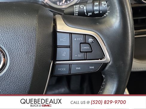 Used 2023 Toyota Highlander LE FWD image 13