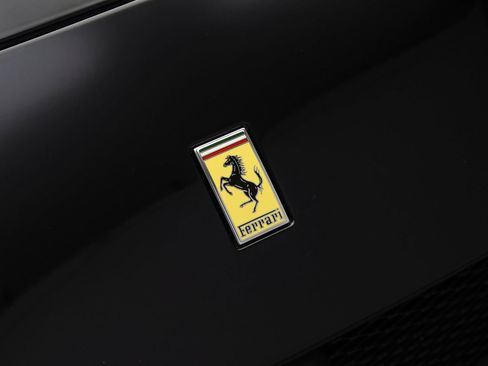 Used 2018 Ferrari 812 Superfast RWD image 44