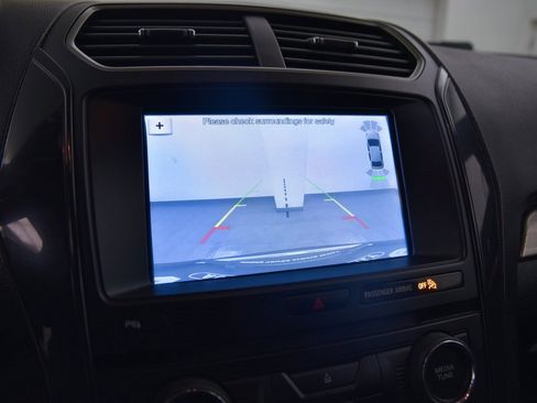 Used 2018 Ford Explorer XLT w/ Equipment Group 202A image 21