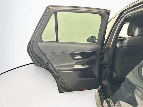 Used 2024 Mercedes-Benz GLC 300 4MATIC w/ AMG Line image 27