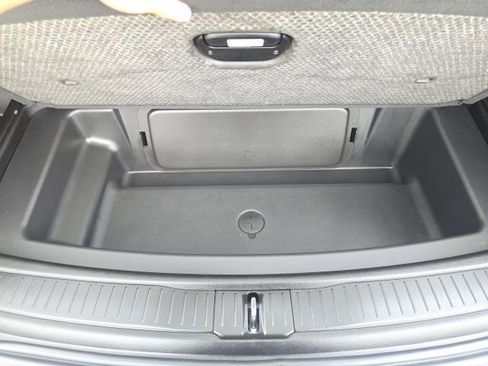 Certified 2025 Jeep Grand Cherokee L Limited w/ Black Appearance Package image 38