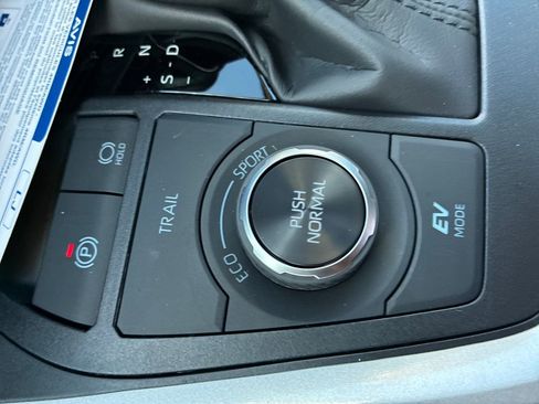 New 2025 Toyota RAV4 LE image 33