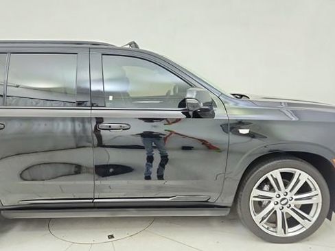 Used 2025 Cadillac Escalade Sport w/ Touring Package image 8