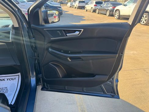 Used 2019 Ford Edge SEL image 36