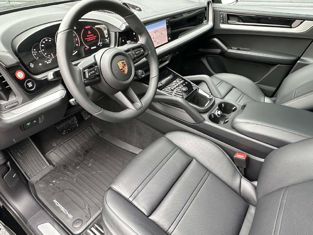 Used 2026 Porsche Cayenne Coupe AWD/4WD image 4