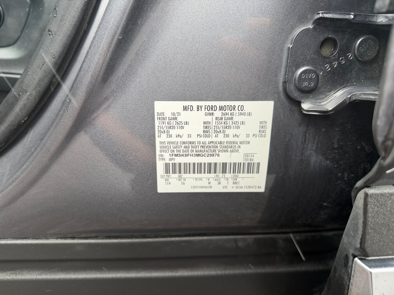 Used 2021 Ford Explorer Limited w/ Equipment Group 301A AWD/4WD image 33