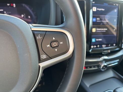 Certified 2025 Volvo XC60 B5 Core image 28