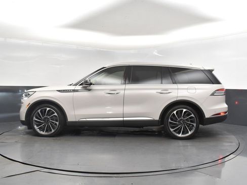 Used 2023 Lincoln Aviator Reserve w/ Equipment Group 201A image 4