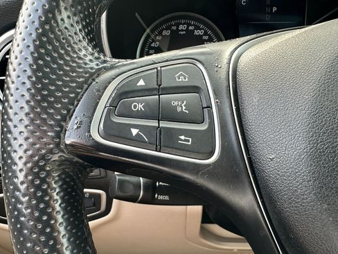 Used 2016 Mercedes-Benz GLC 300 4MATIC image 38